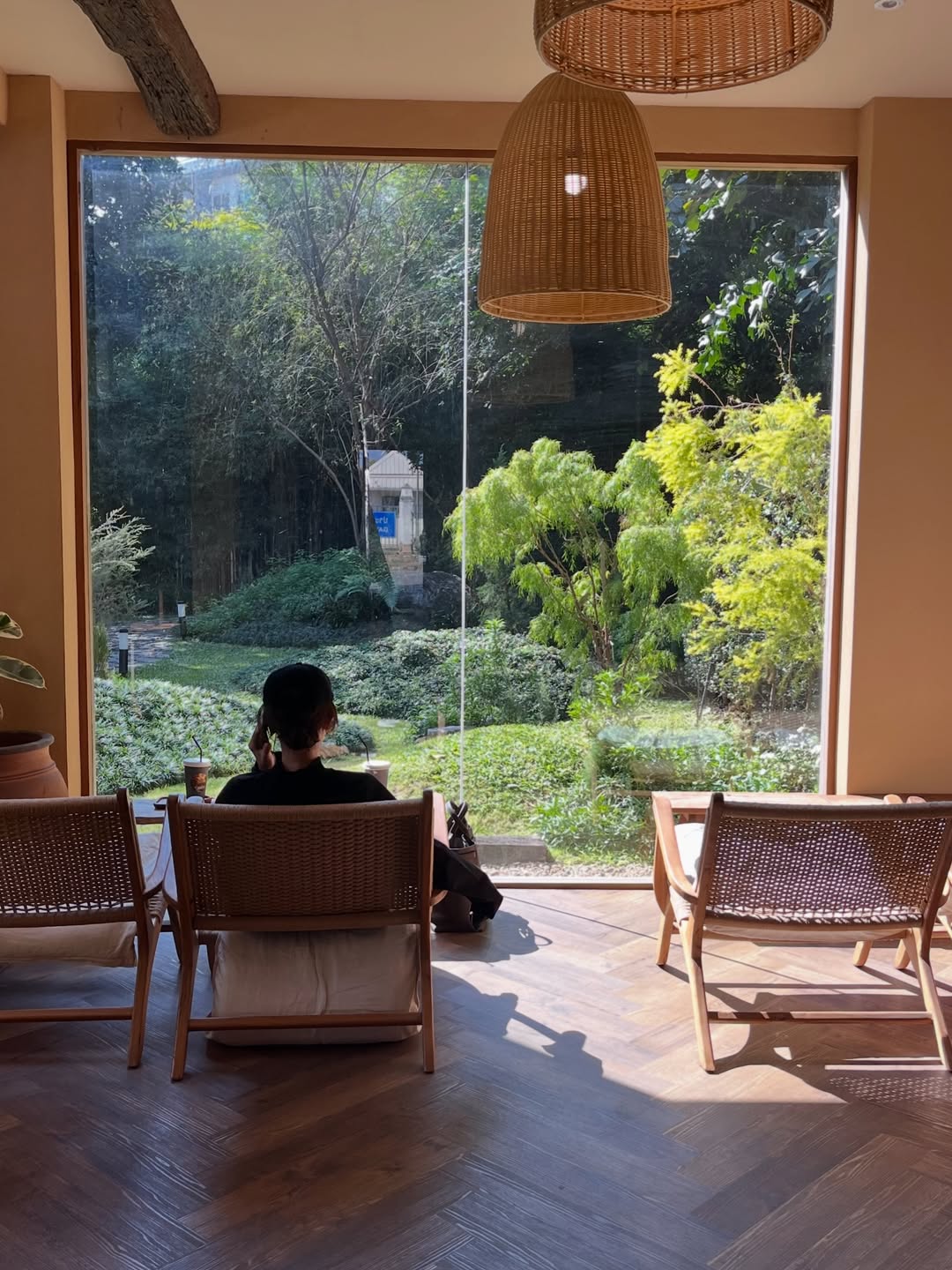 แอน ทองประสม