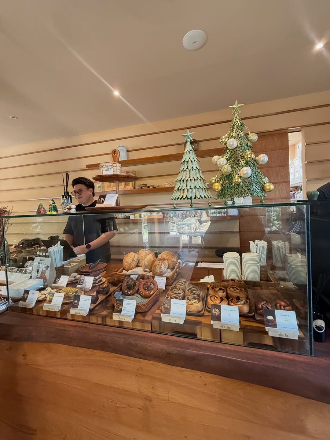 แอน ทองประสม