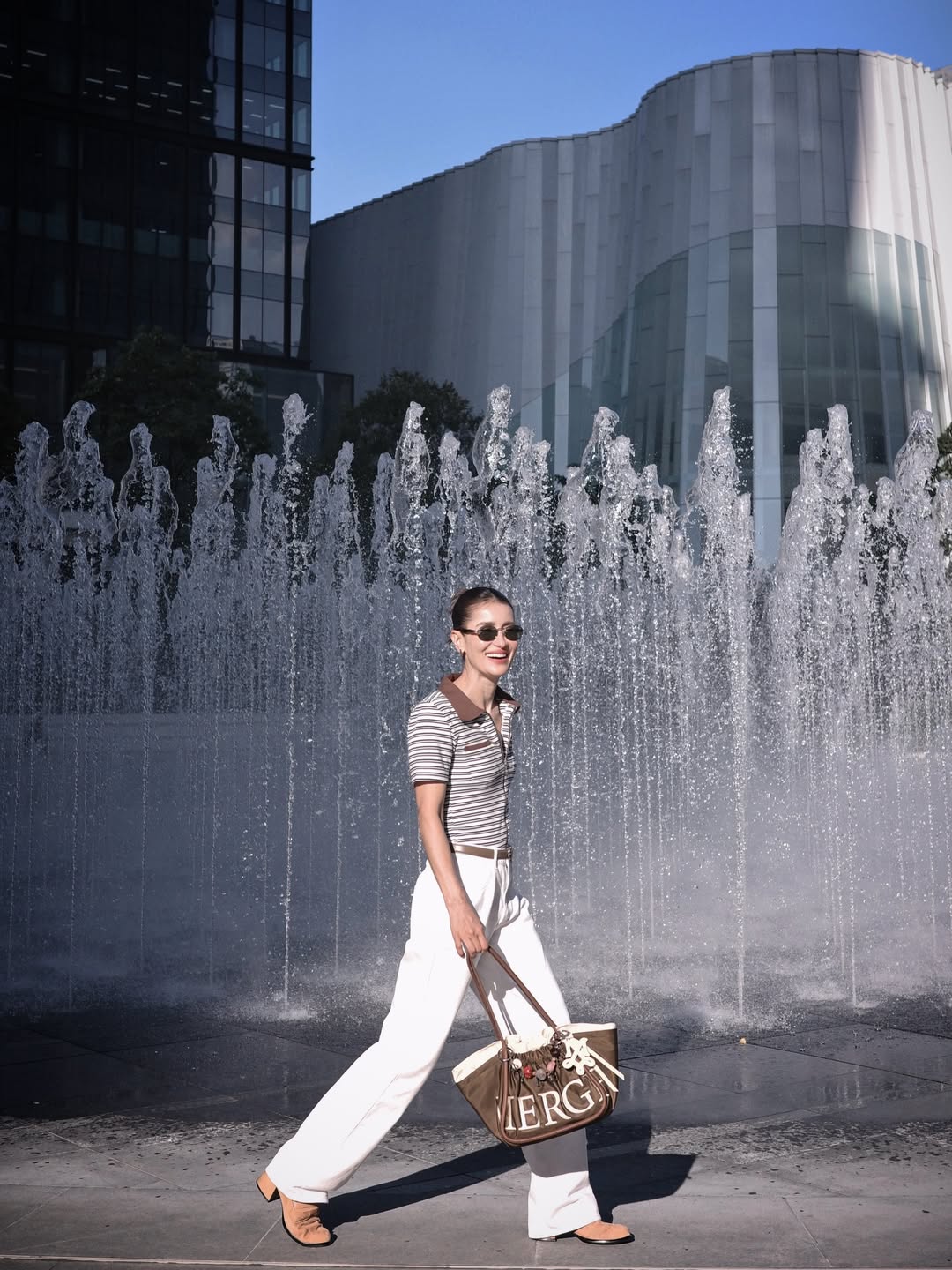 แอน ทองประสม