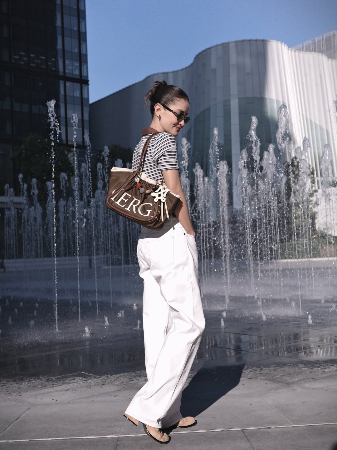 แอน ทองประสม