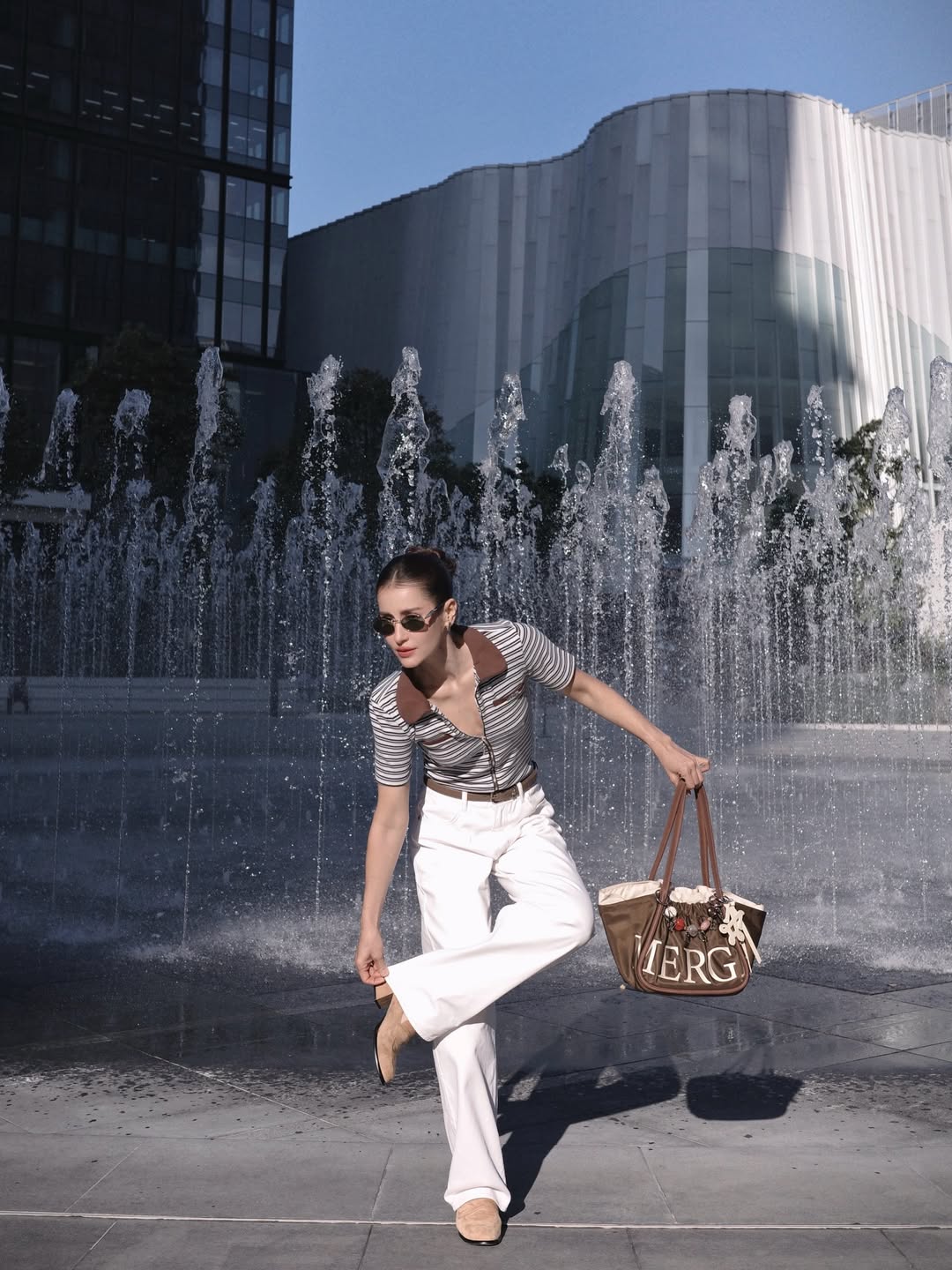 แอน ทองประสม