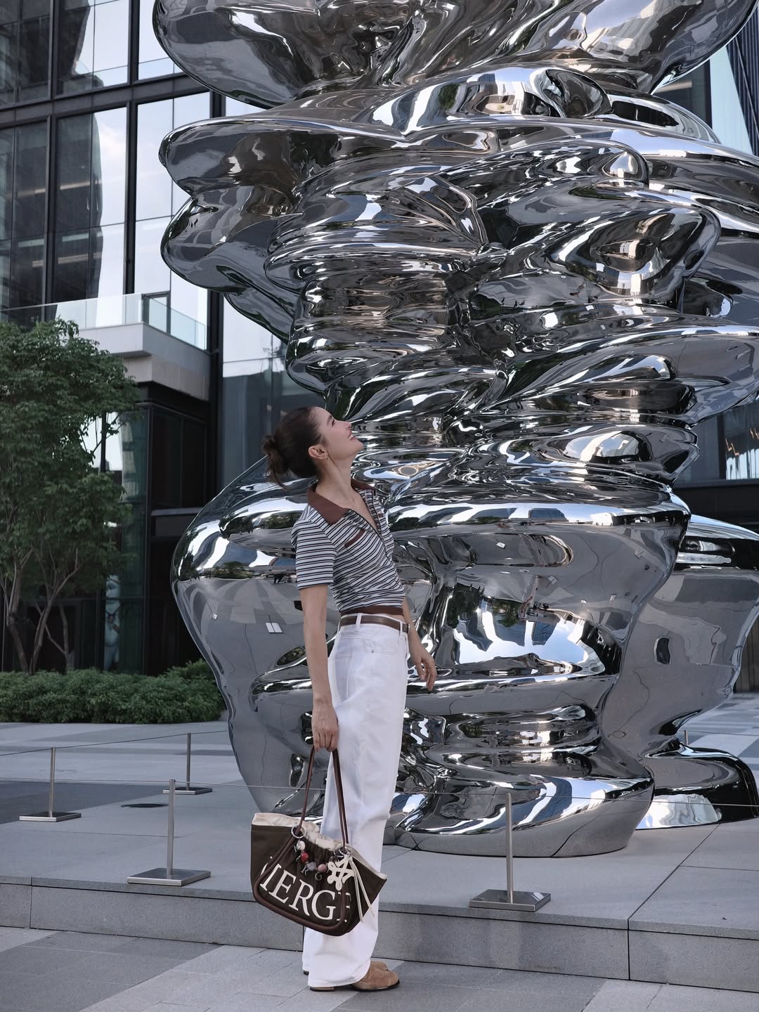 แอน ทองประสม