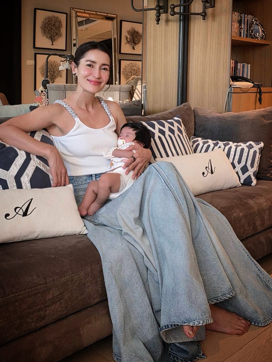 แอน ทองประสม