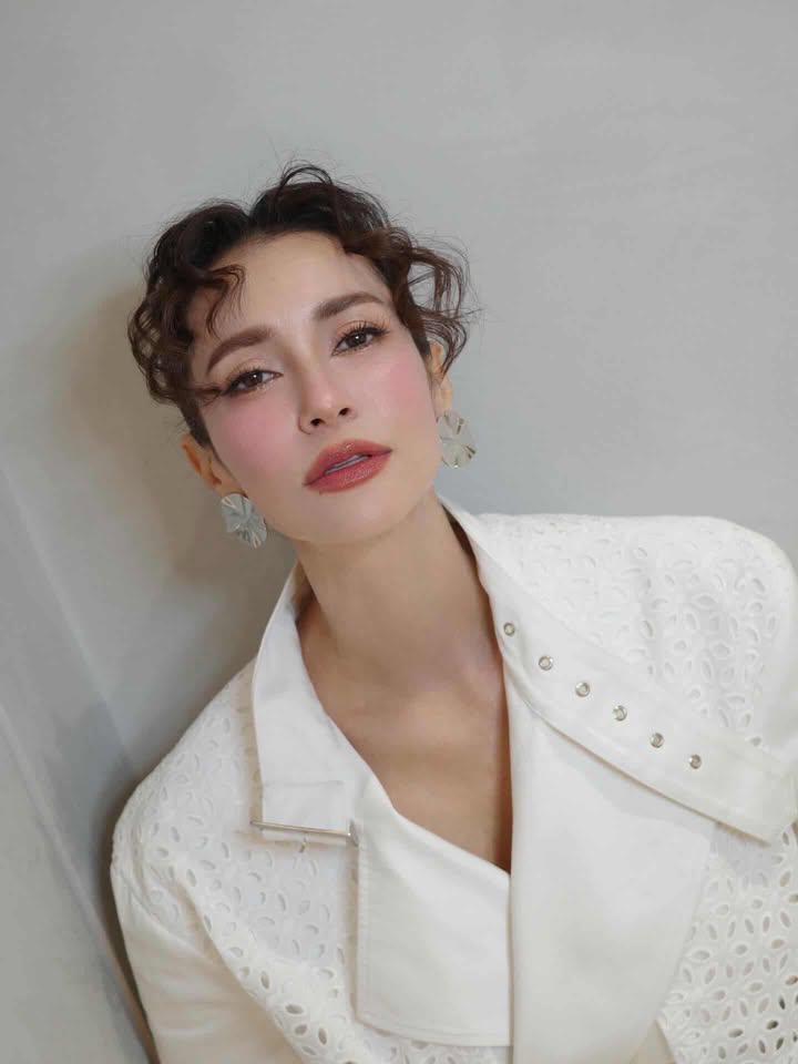 แอน ทองประสม