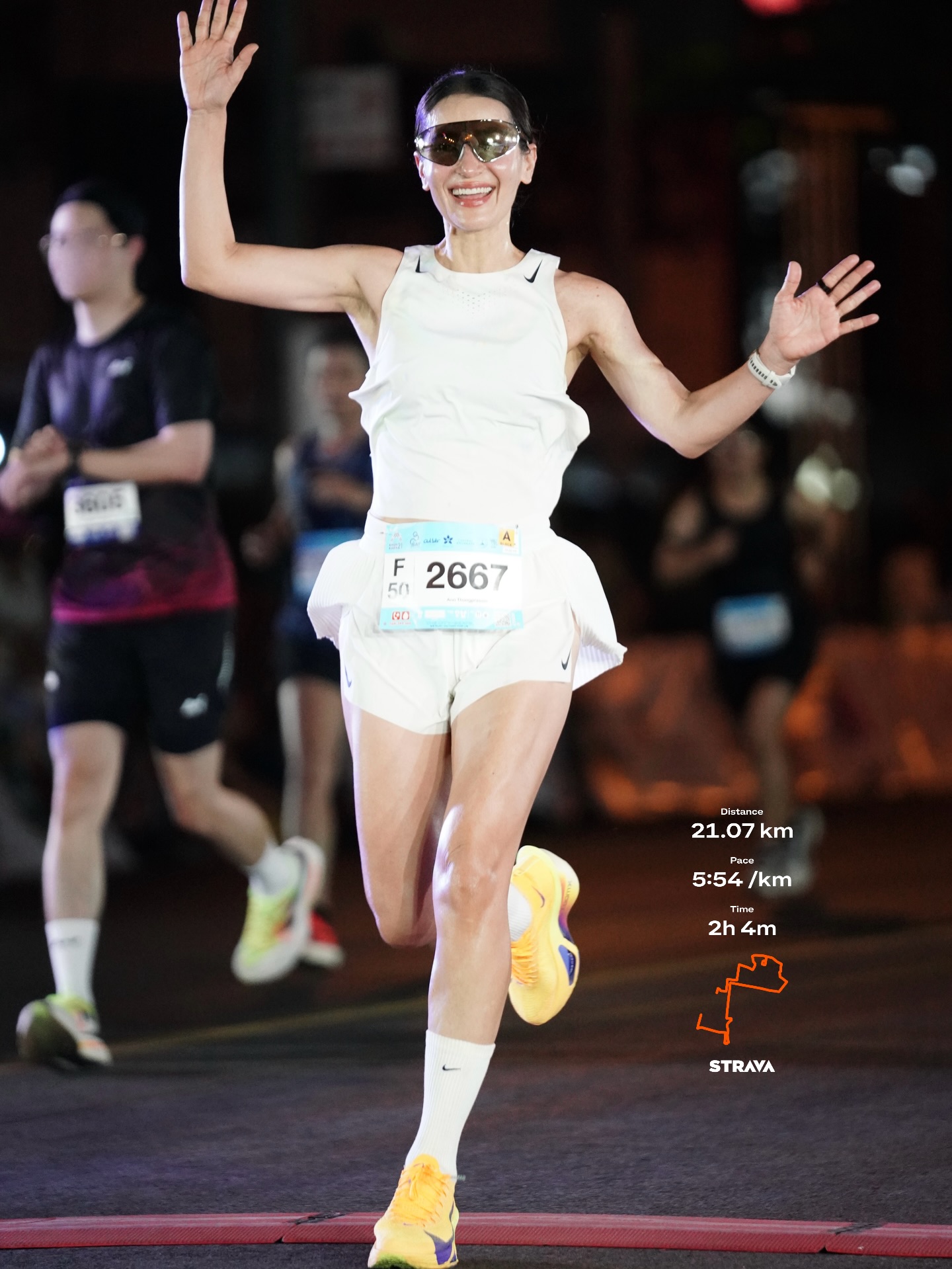 แอน ทองประสม