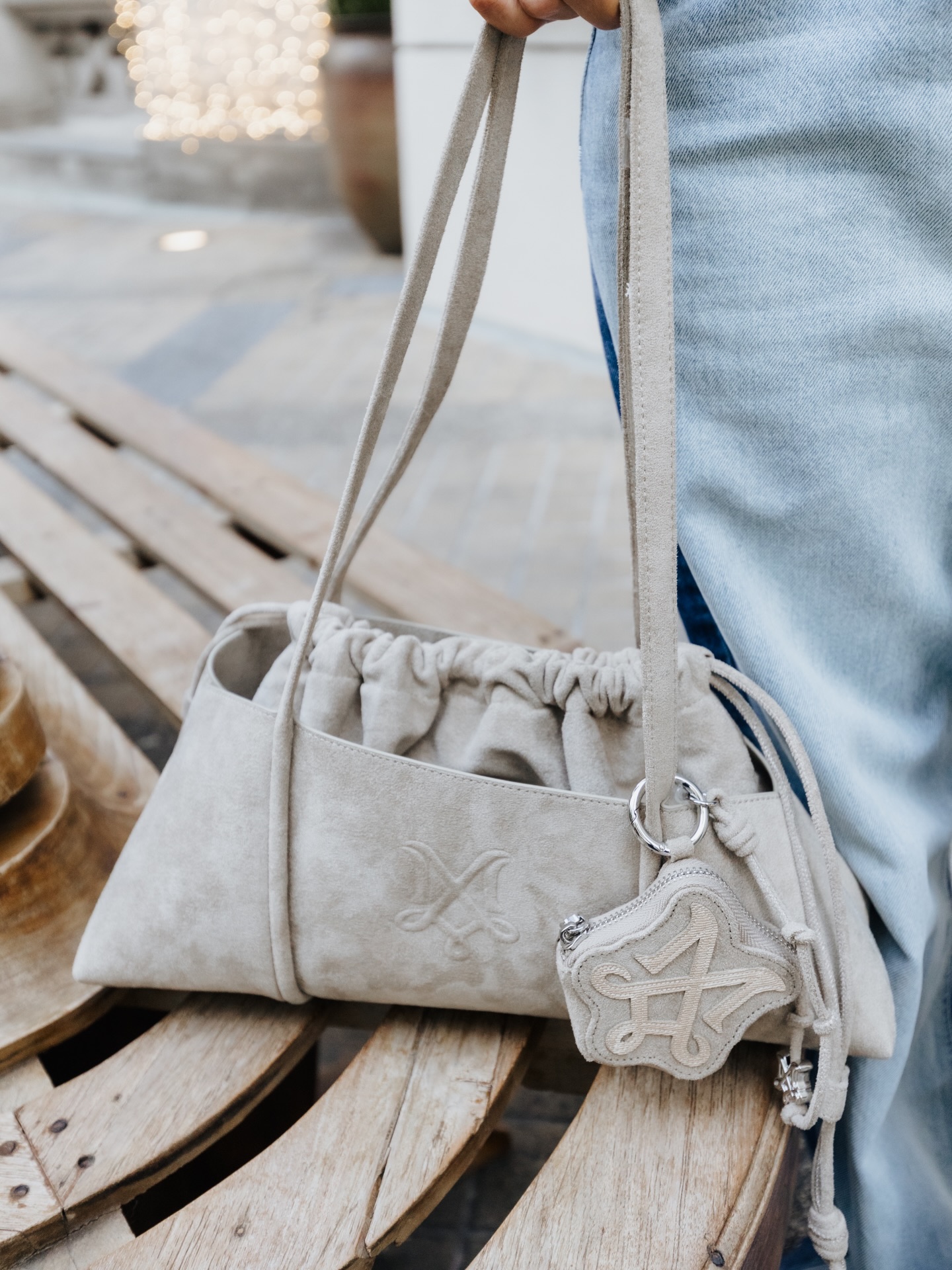 แอน ทองประสม