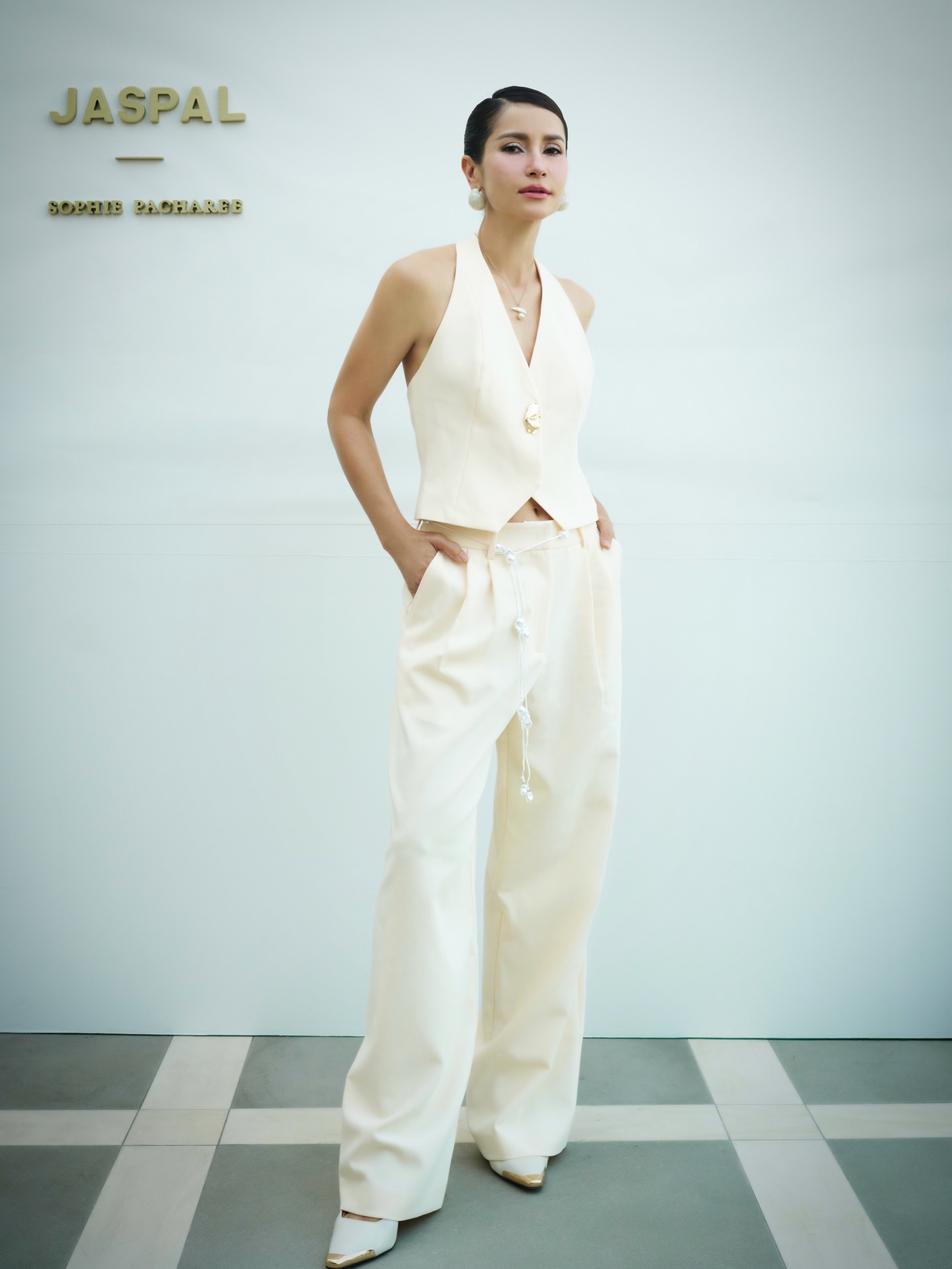 แอน ทองประสม