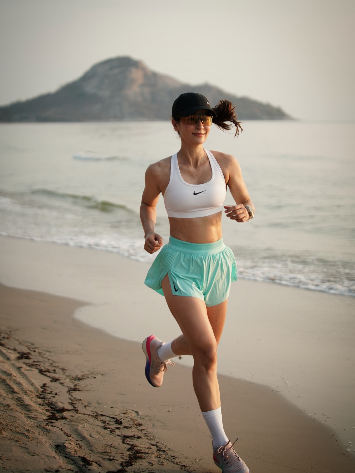 แอน ทองประสม