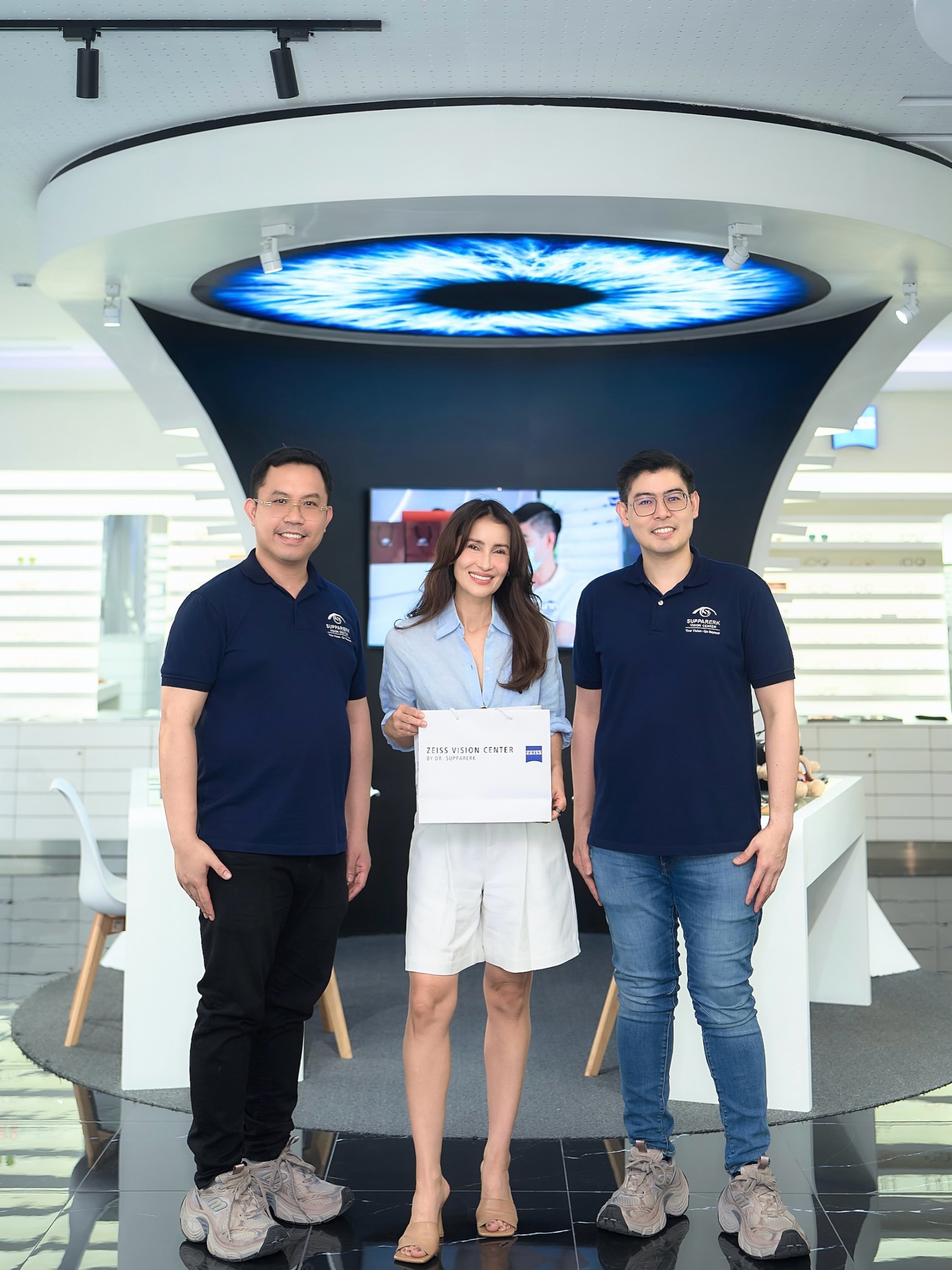 แอน ทองประสม