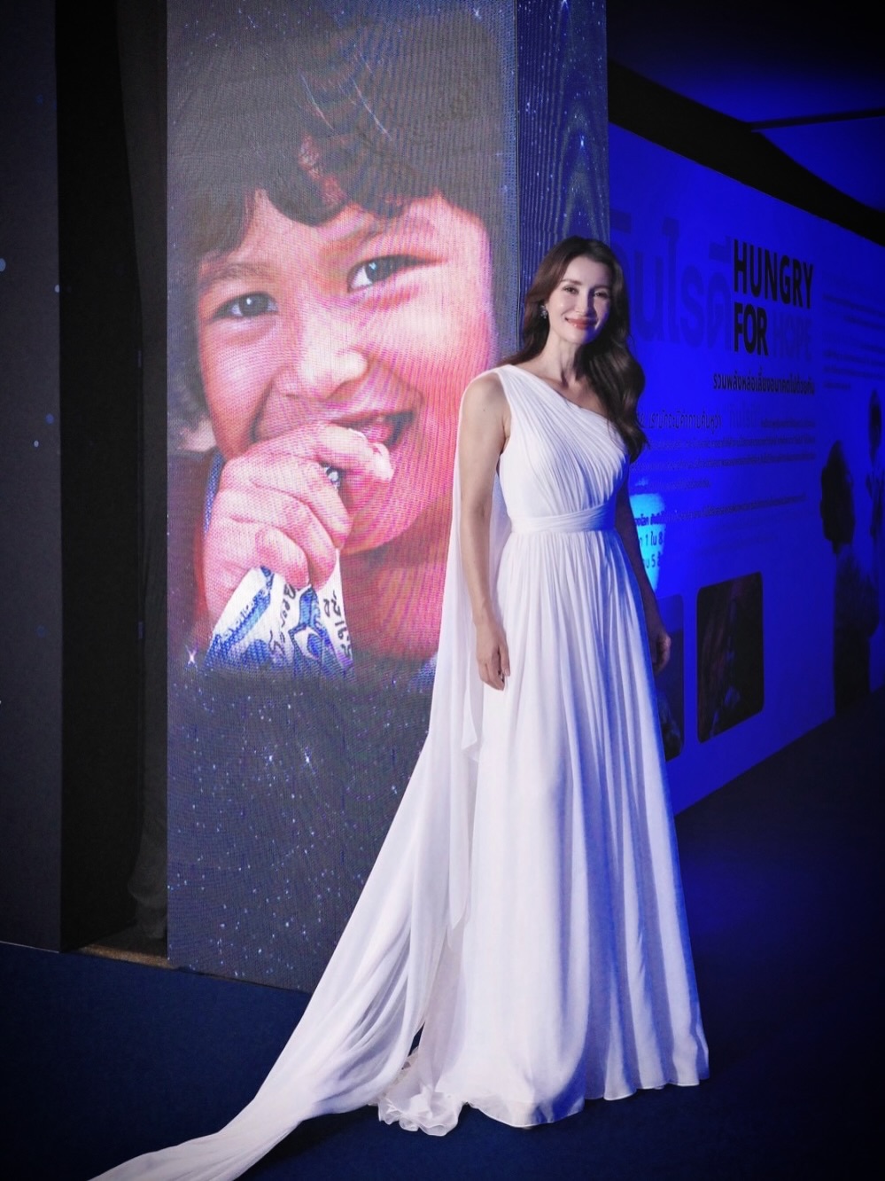 แอน ทองประสม