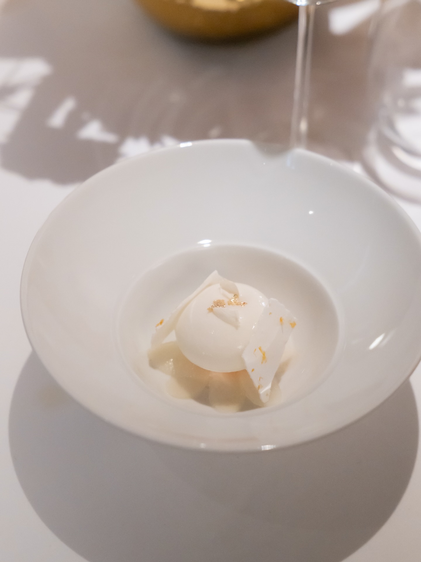 แอน ทองประสม