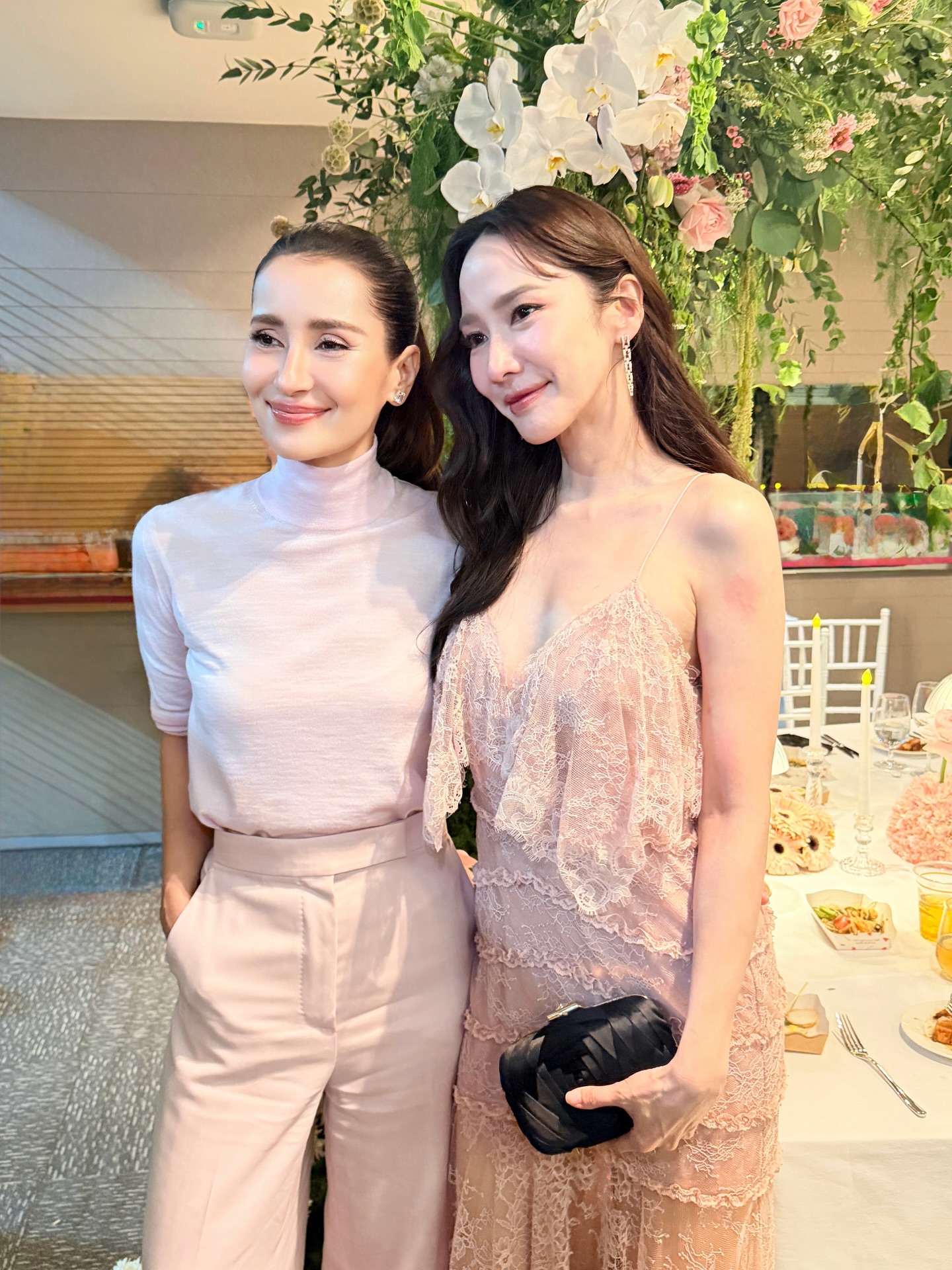 แอน ทองประสม