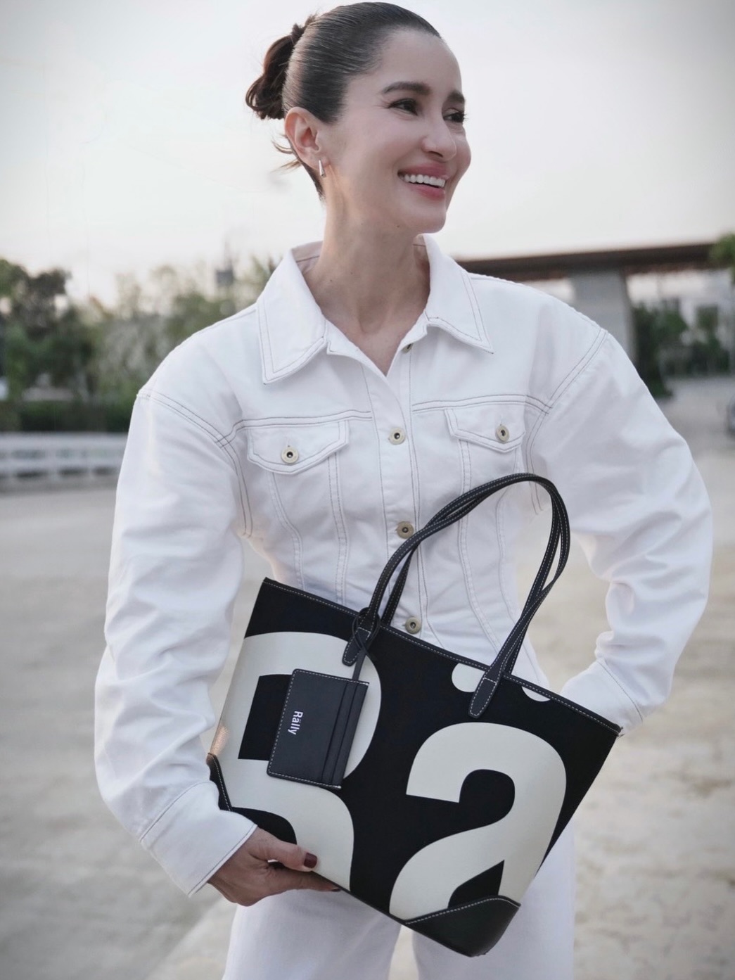 แอน ทองประสม