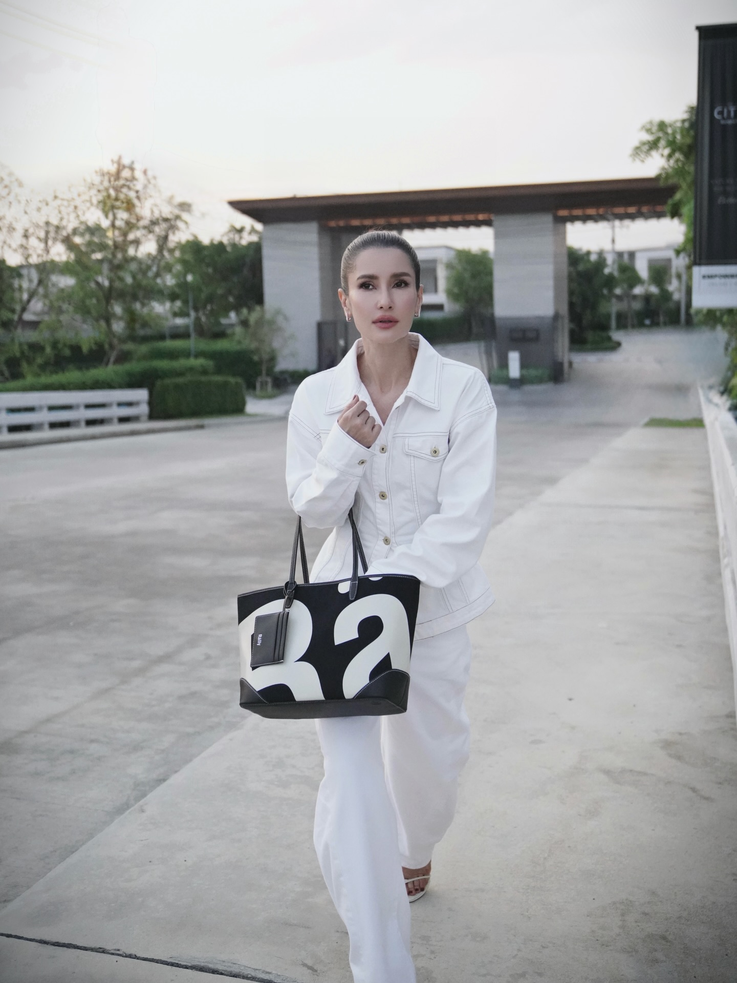 แอน ทองประสม