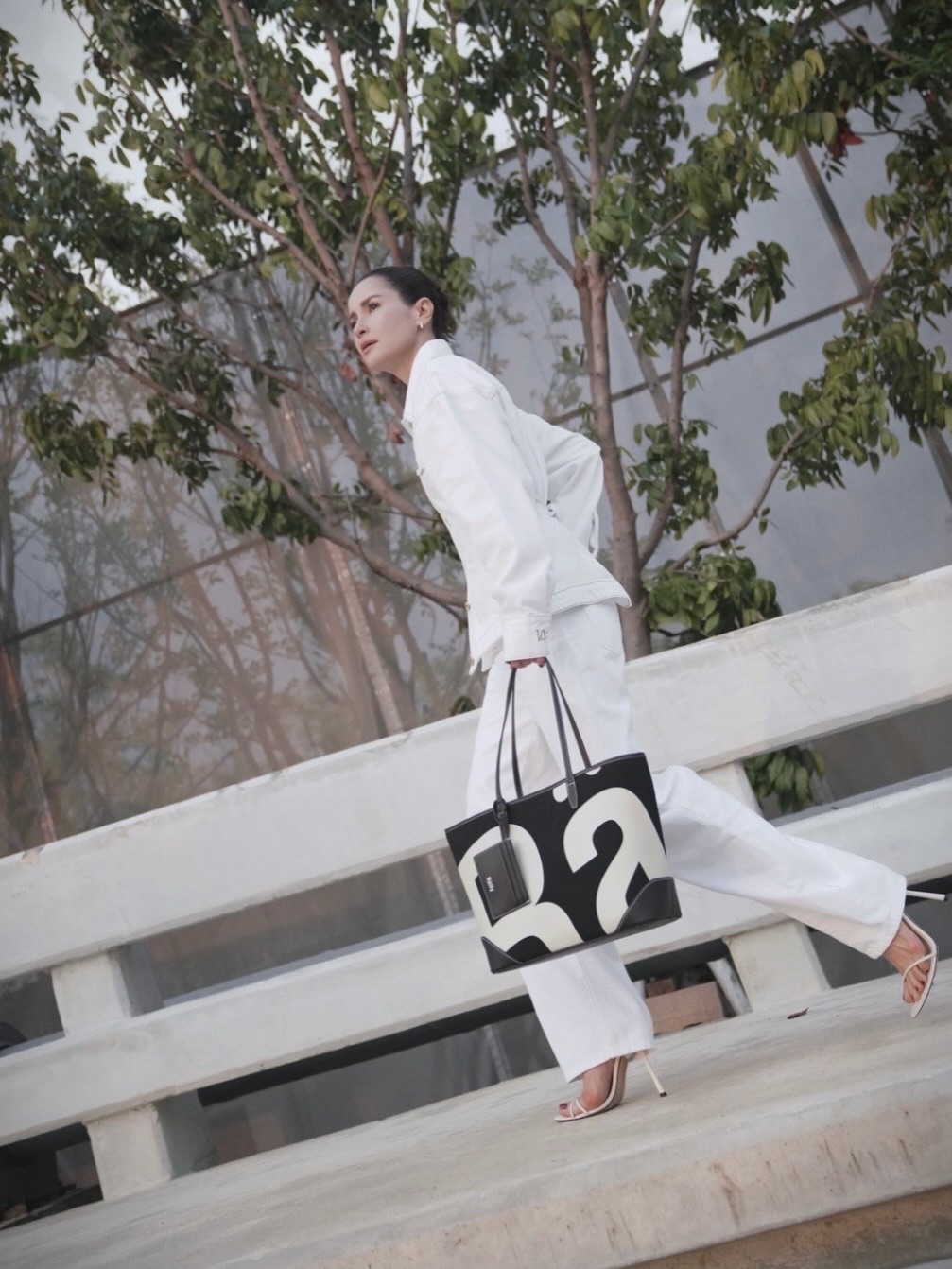 แอน ทองประสม