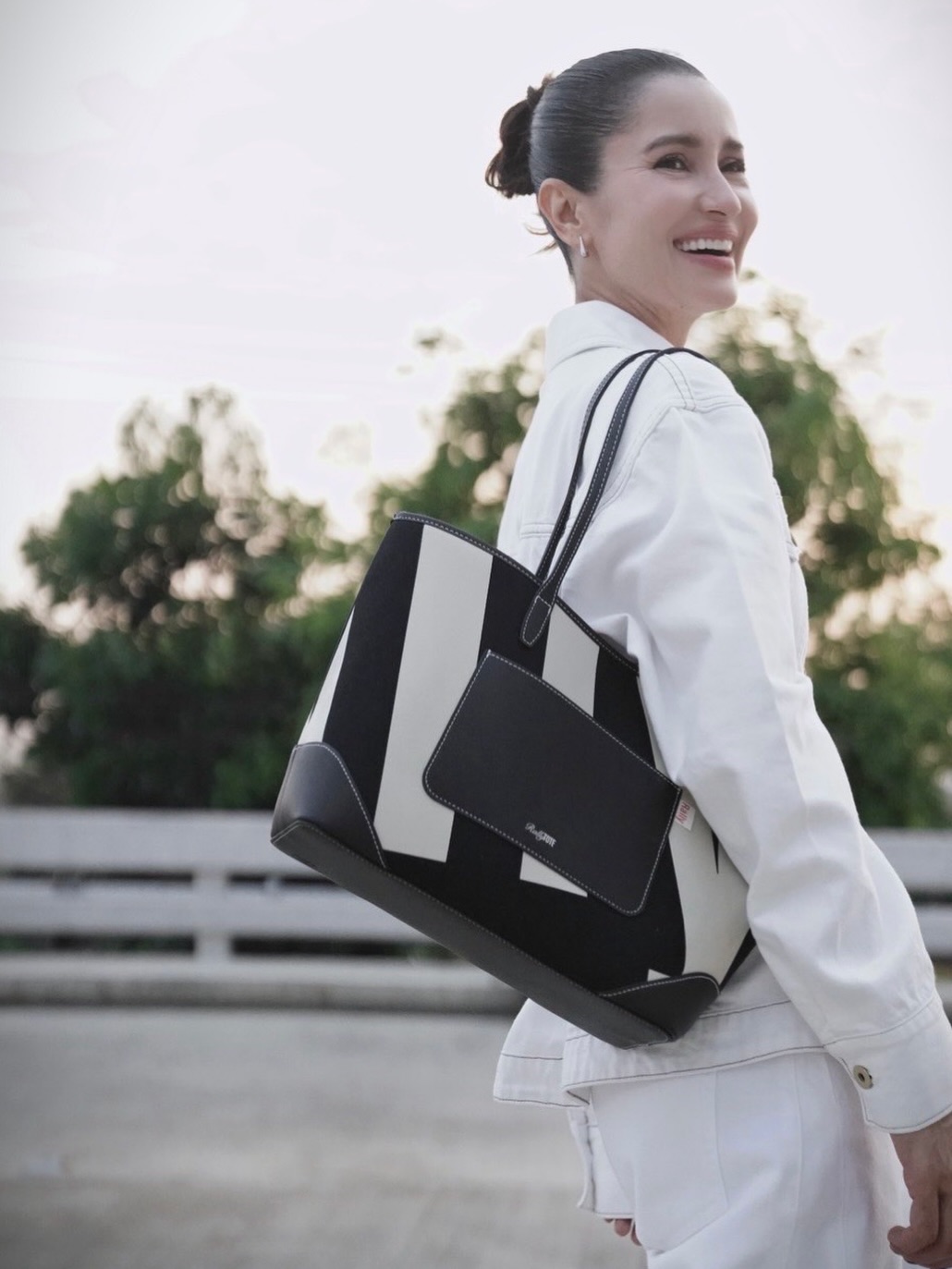 แอน ทองประสม