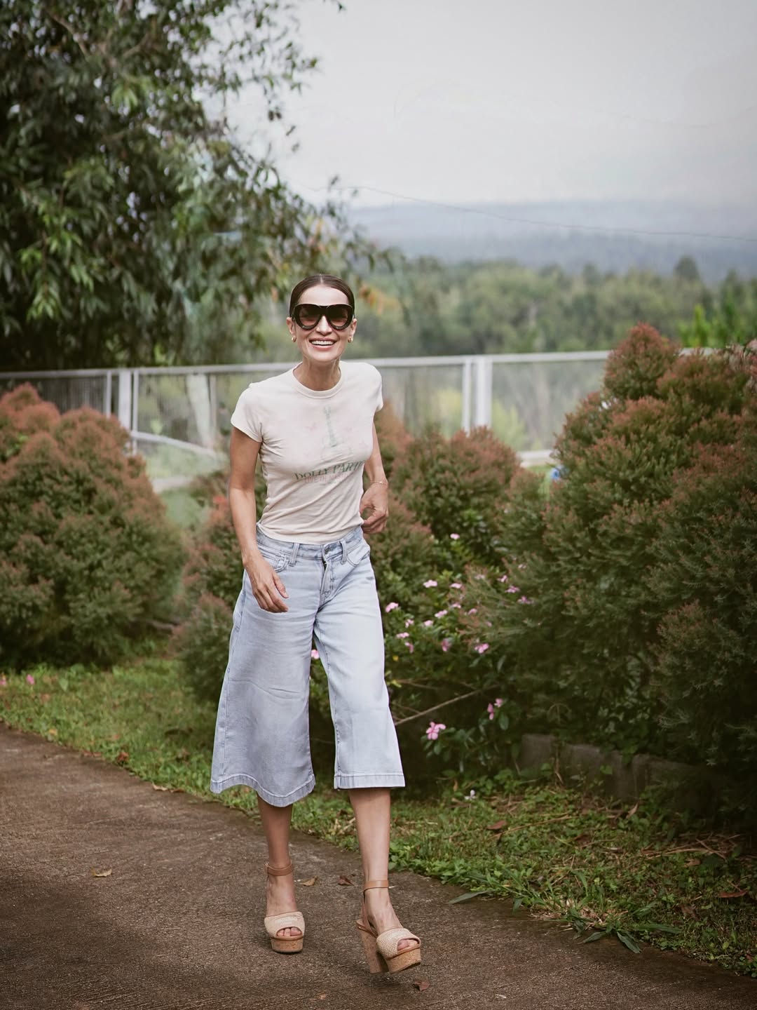แอน ทองประสม