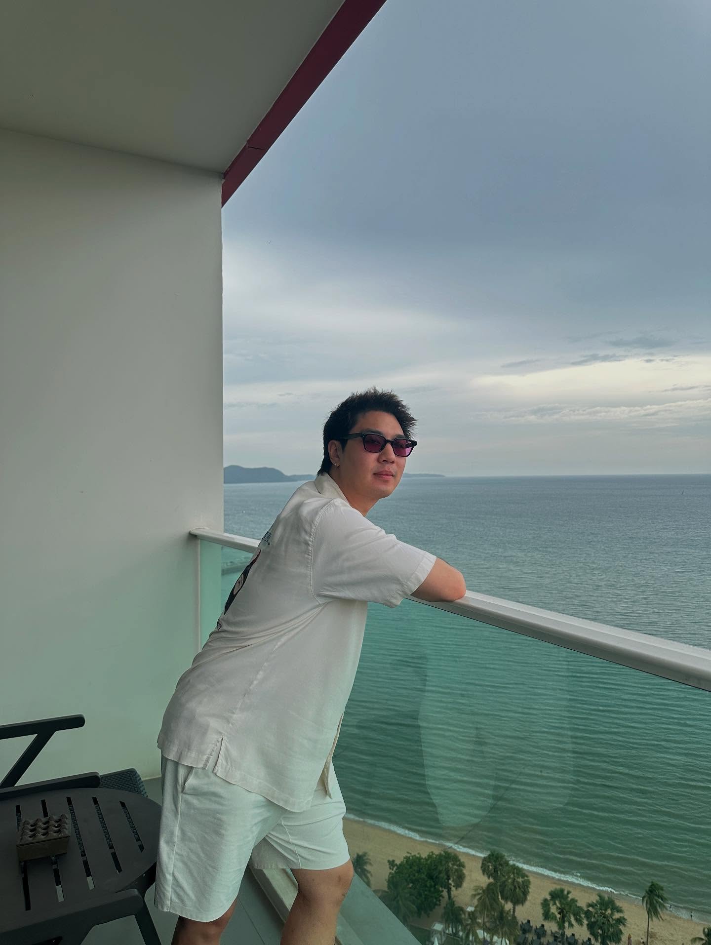 ไวท์ - ณวัชร์ พุ่มโพธิงาม