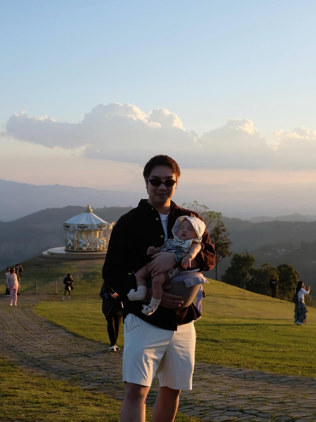 ไวท์ - ณวัชร์ พุ่มโพธิงาม