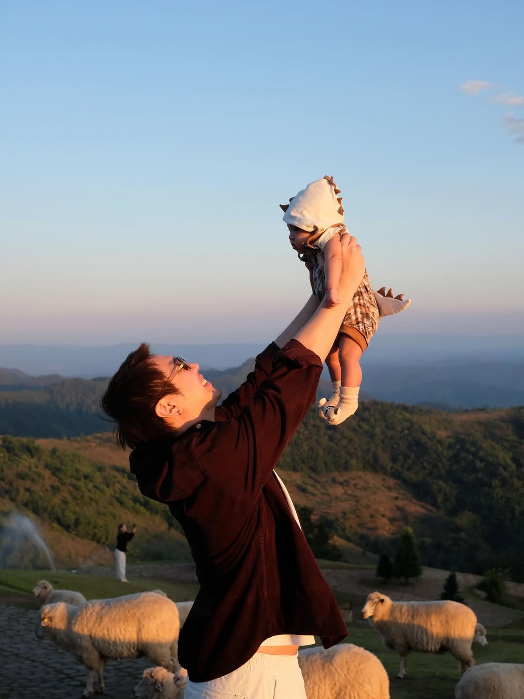 ไวท์ - ณวัชร์ พุ่มโพธิงาม