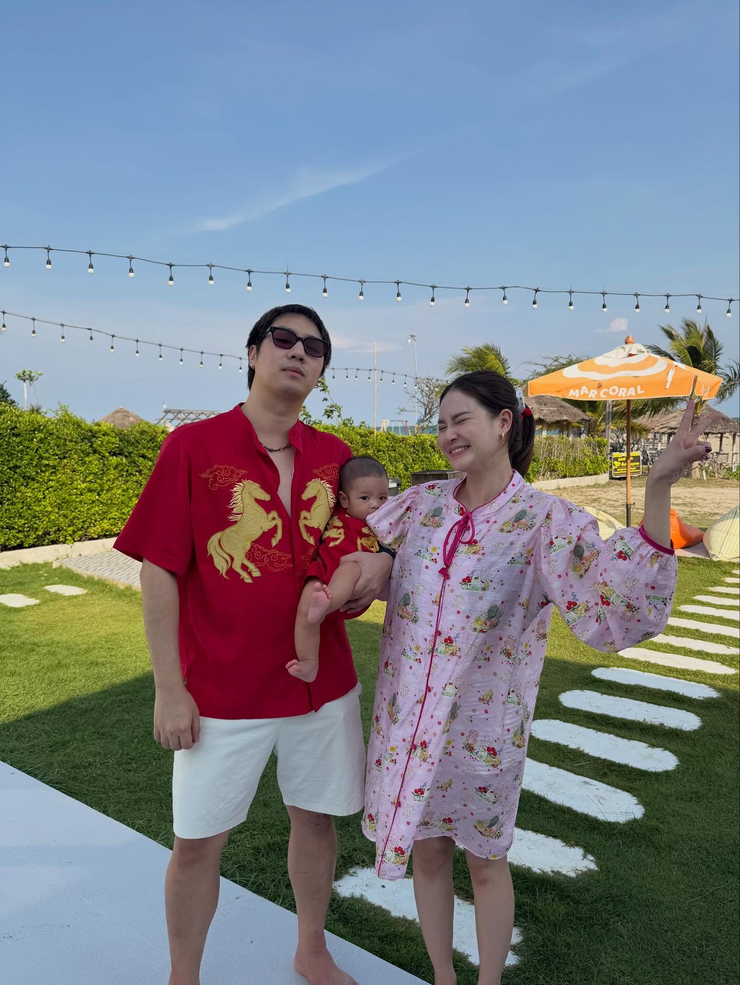 ไวท์ - ณวัชร์ พุ่มโพธิงาม