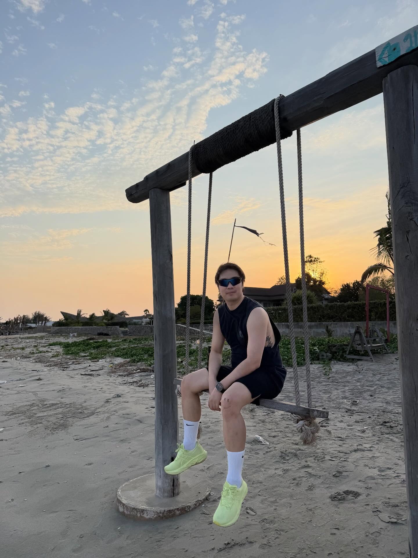 ไวท์ - ณวัชร์ พุ่มโพธิงาม