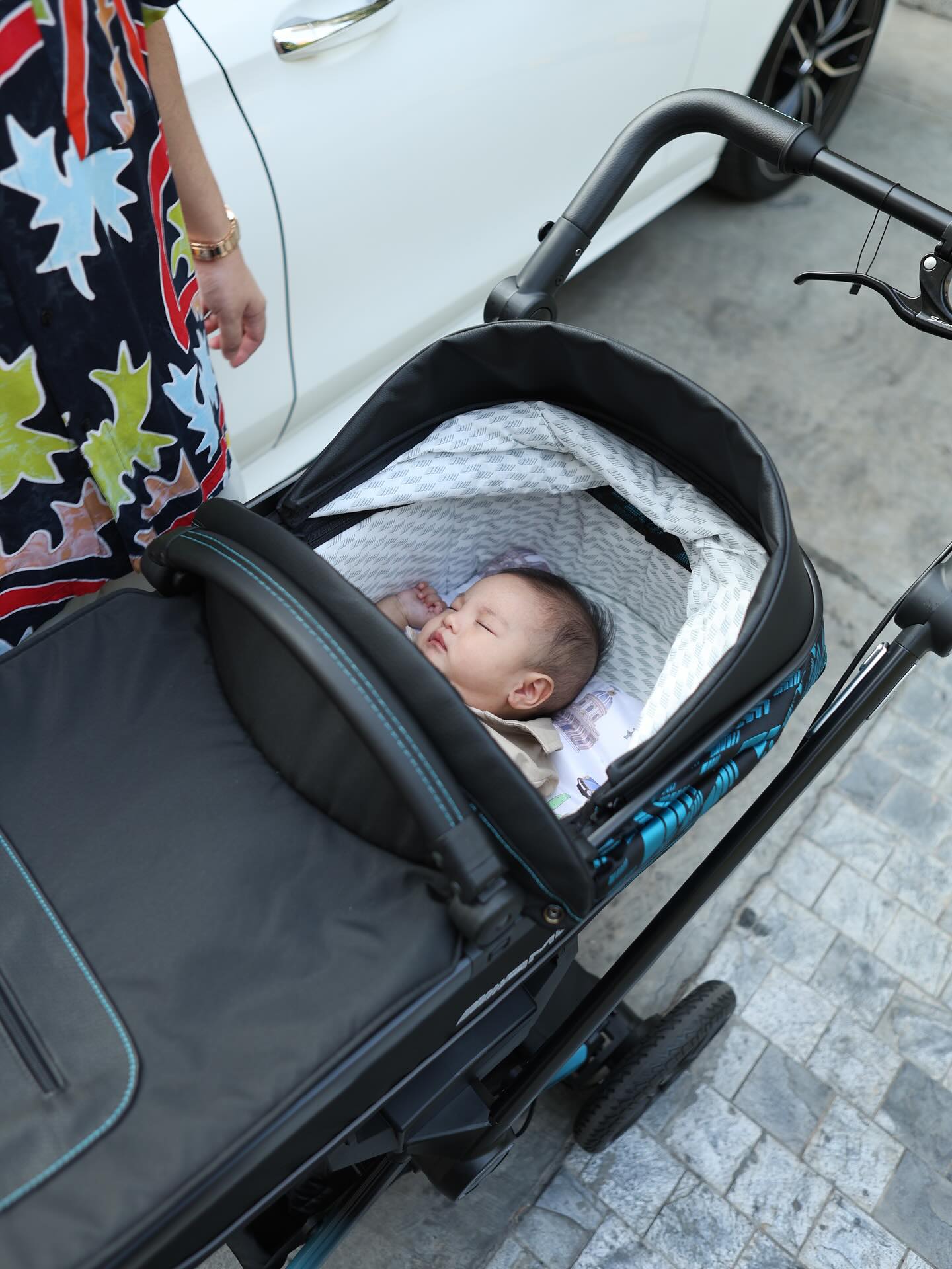 ไวท์ - ณวัชร์ พุ่มโพธิงาม