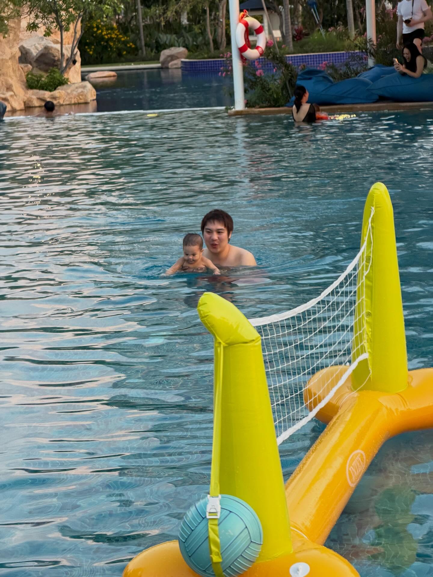 ไวท์ - ณวัชร์ พุ่มโพธิงาม