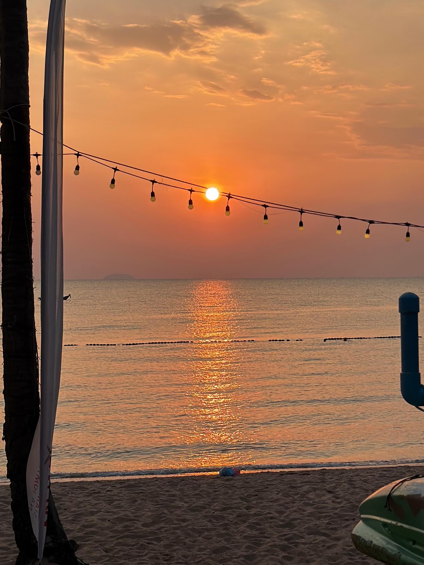 ไวท์ - ณวัชร์ พุ่มโพธิงาม