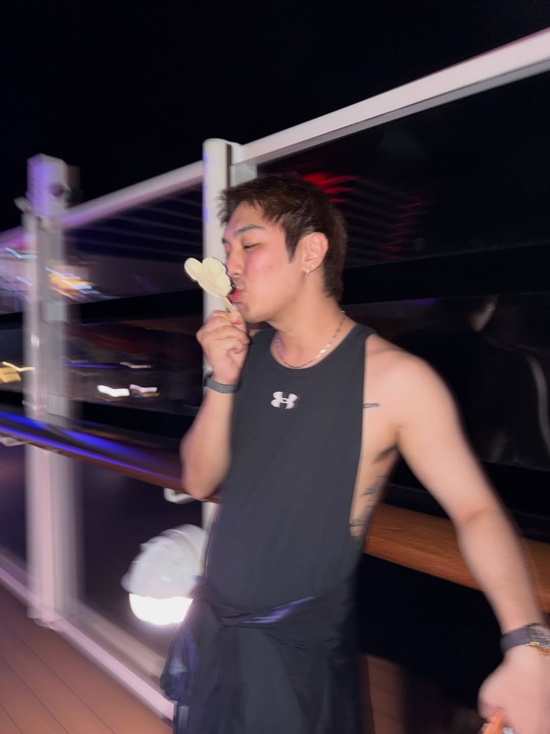 ไวท์ - ณวัชร์ พุ่มโพธิงาม