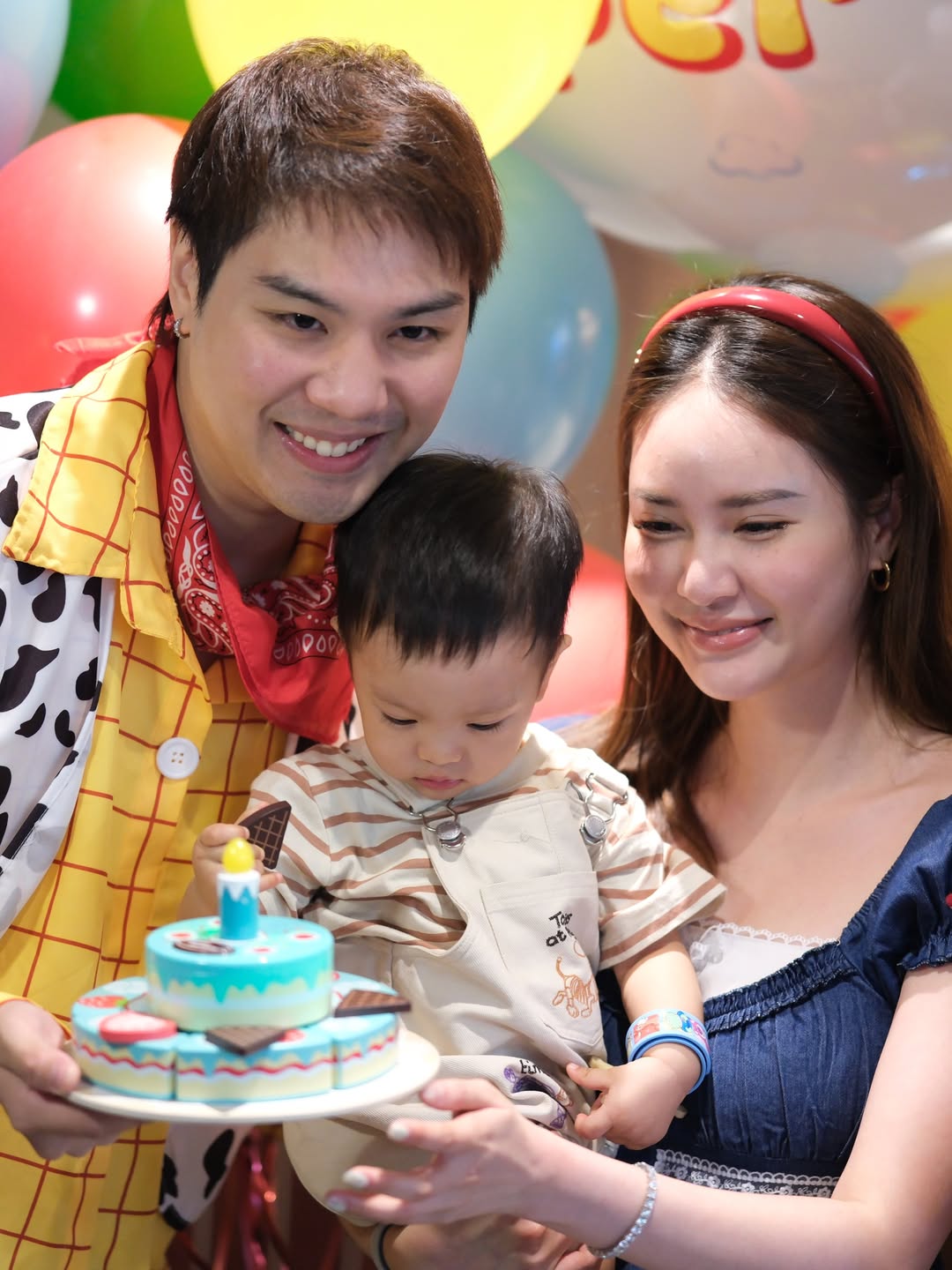 ไวท์ - ณวัชร์ พุ่มโพธิงาม