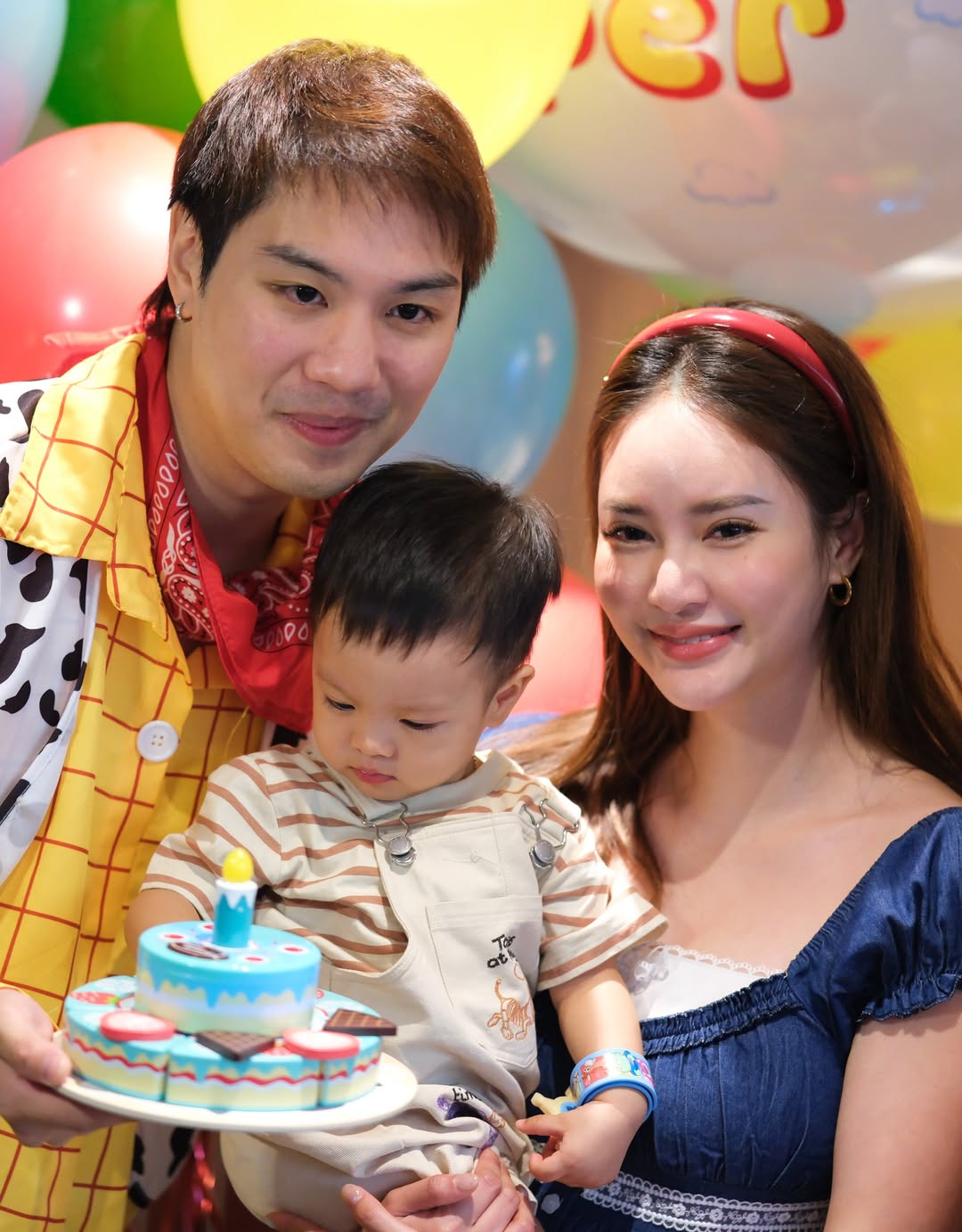 ไวท์ - ณวัชร์ พุ่มโพธิงาม
