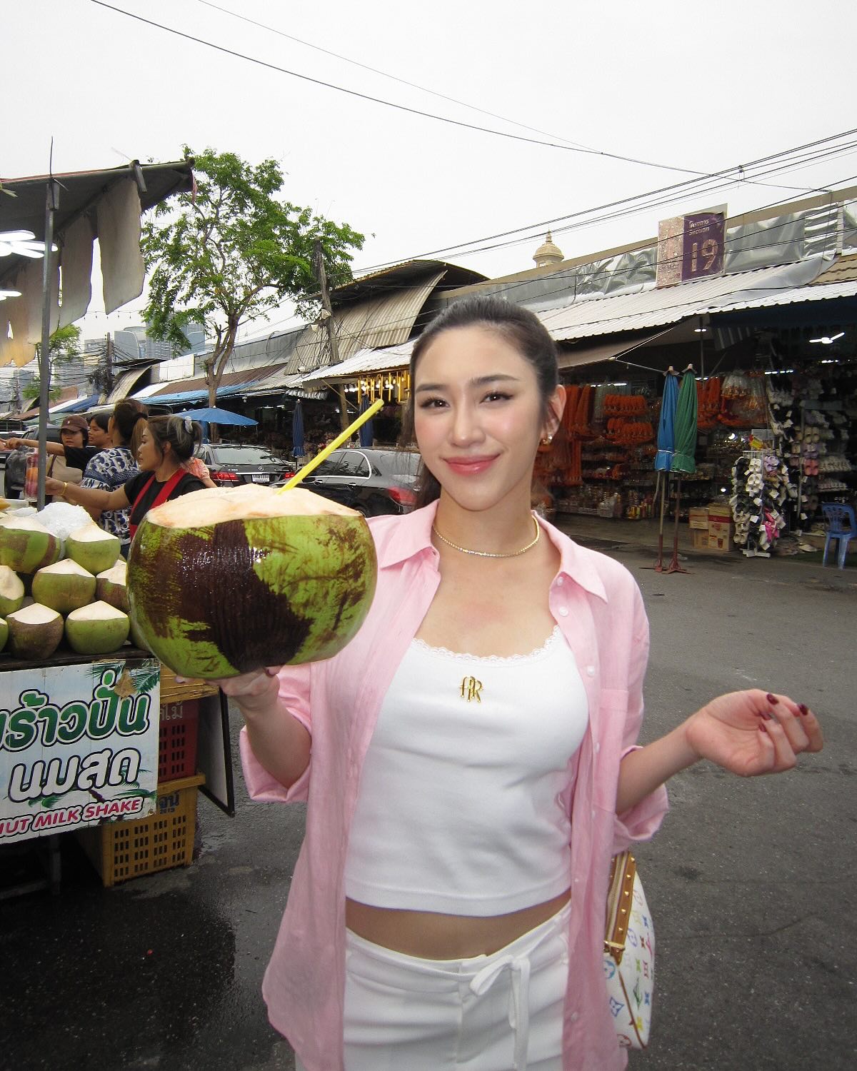 พลอย - รัญดภา มันตะลัมพะ