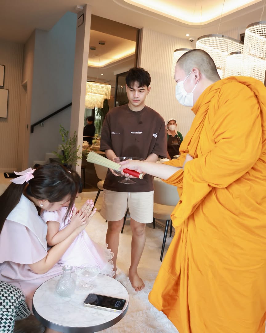 เจนนี่ - รัชนก สุวรรณเกตุ