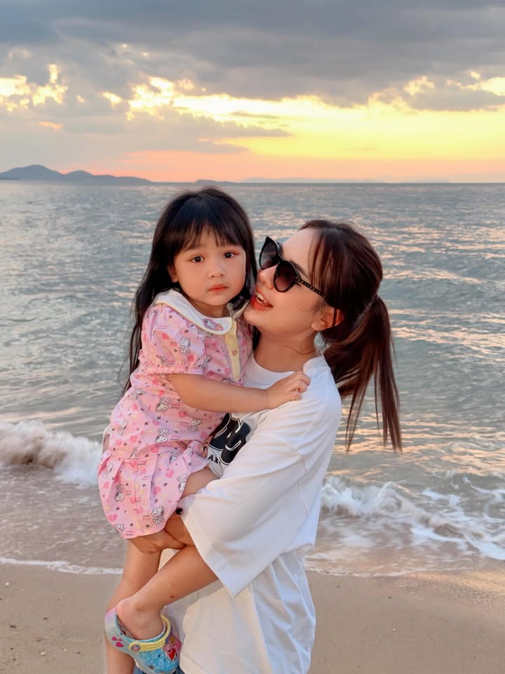 เจนนี่ - รัชนก สุวรรณเกตุ