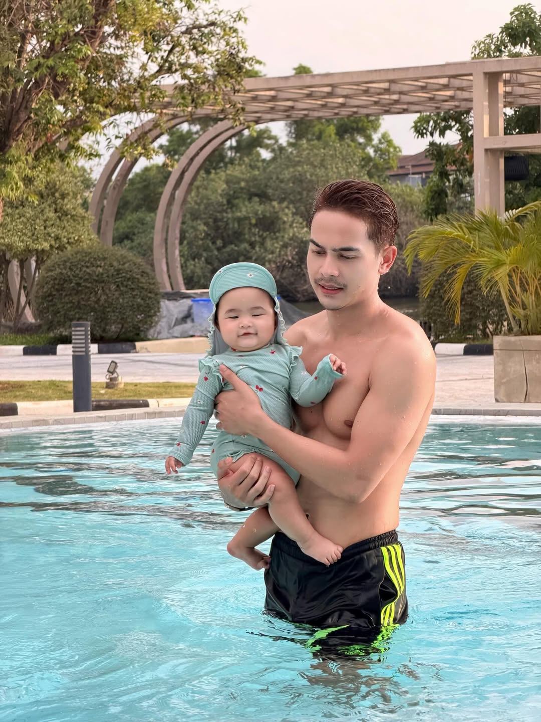 เจนนี่ - รัชนก สุวรรณเกตุ