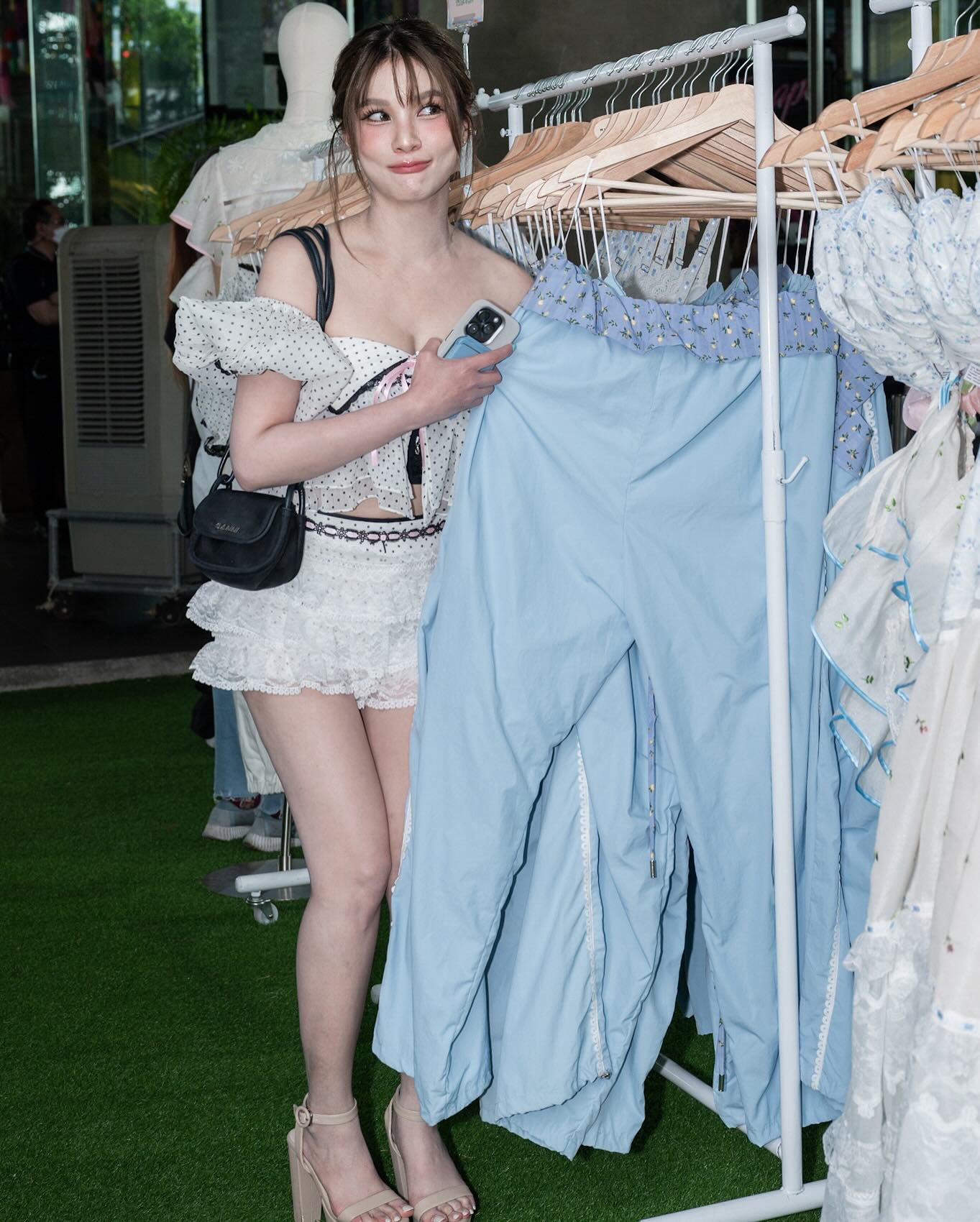 แพรว - คณิตกุล เนตรบุตร