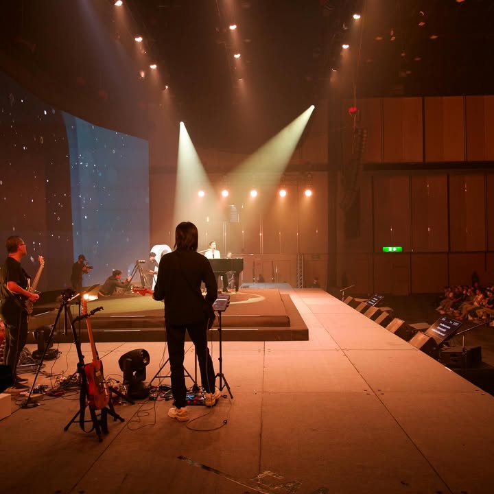 แพรว - คณิตกุล เนตรบุตร