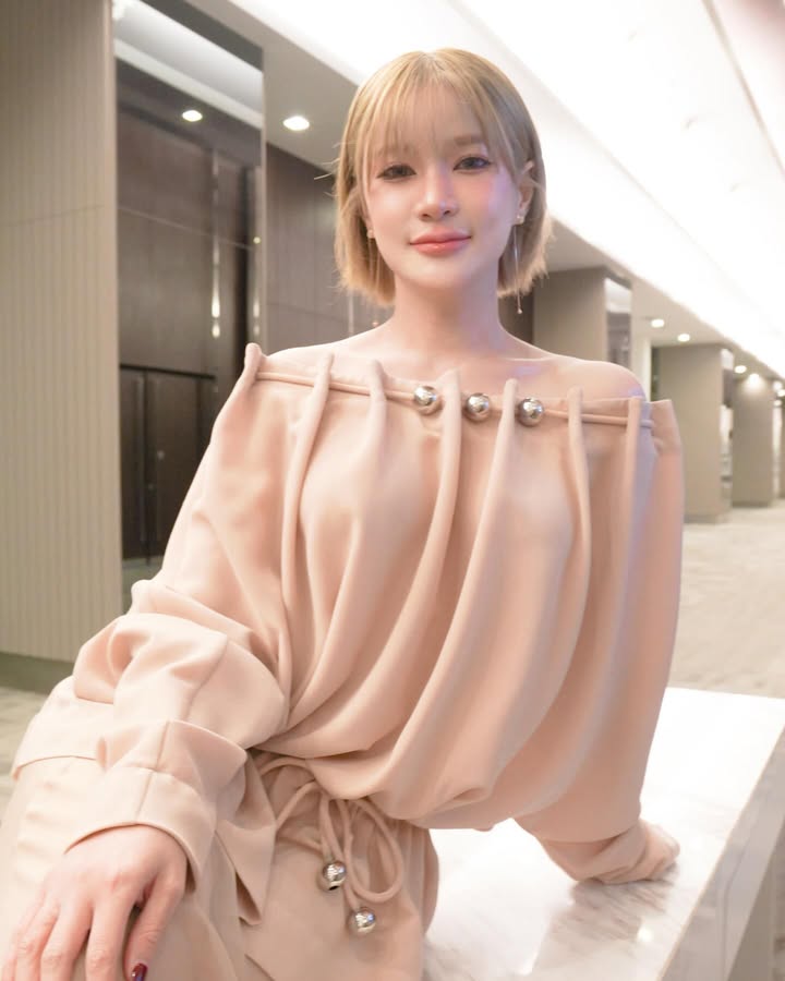 แพรว - คณิตกุล เนตรบุตร