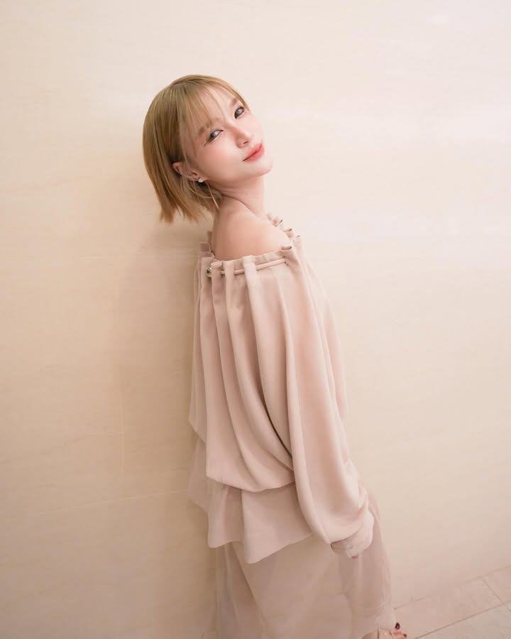 แพรว - คณิตกุล เนตรบุตร