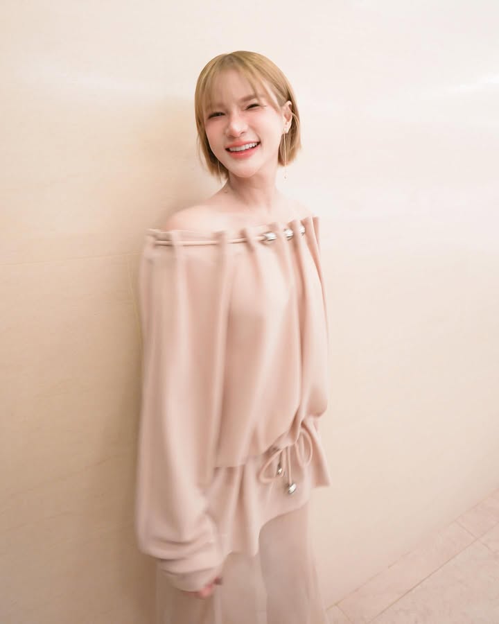 แพรว - คณิตกุล เนตรบุตร