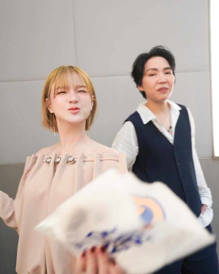 แพรว - คณิตกุล เนตรบุตร