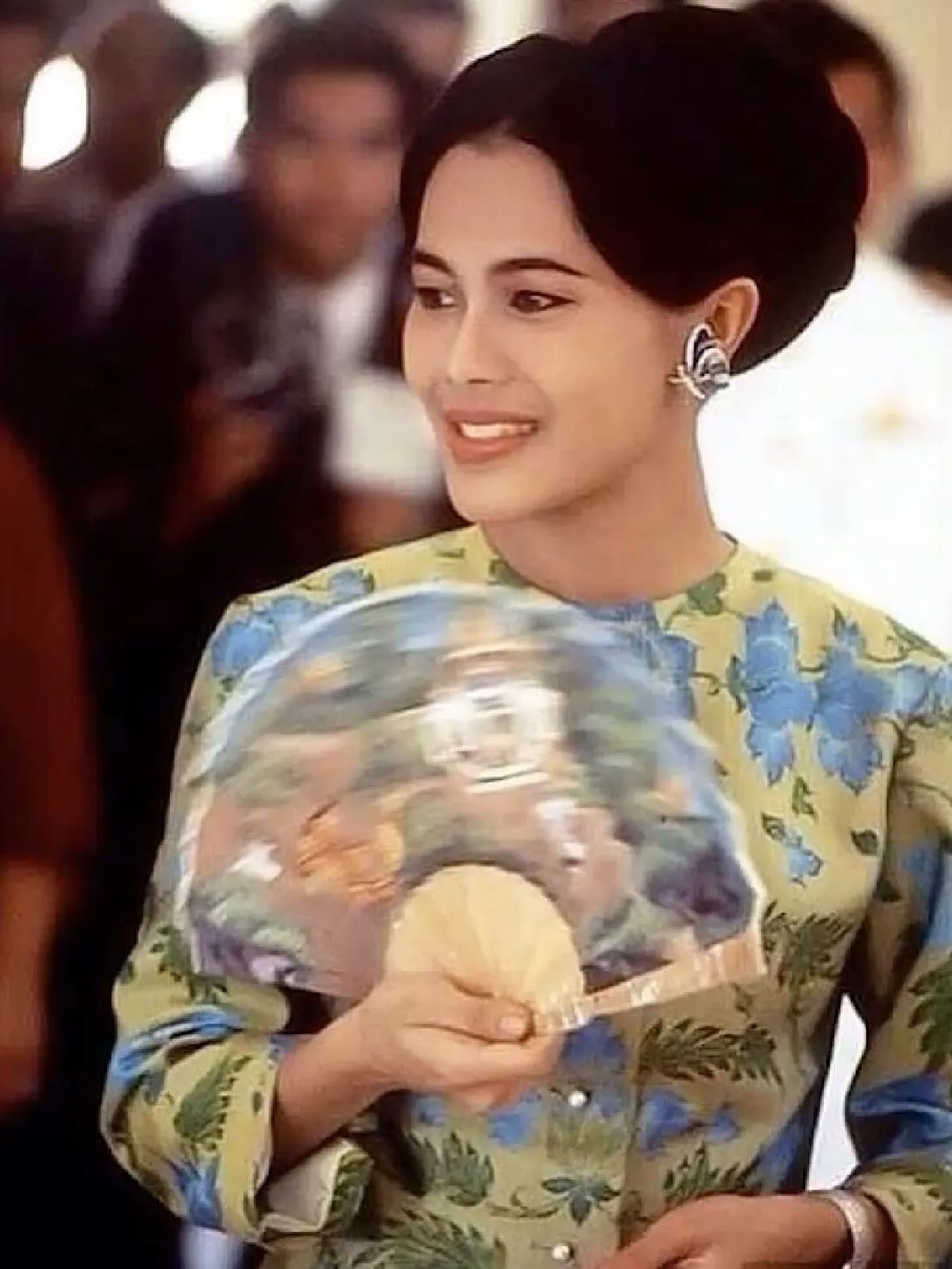 แพรว - คณิตกุล เนตรบุตร