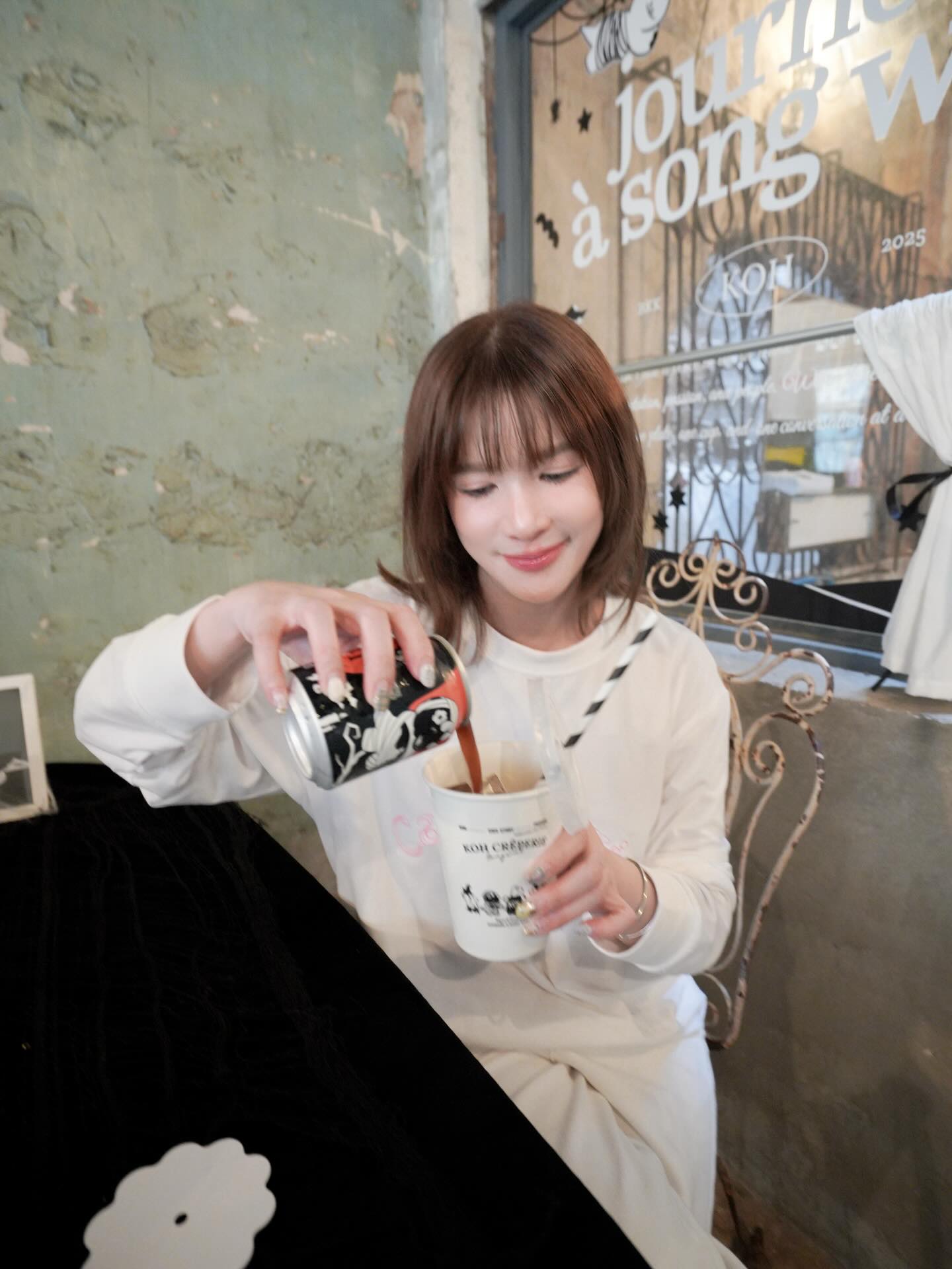 แพรว - คณิตกุล เนตรบุตร