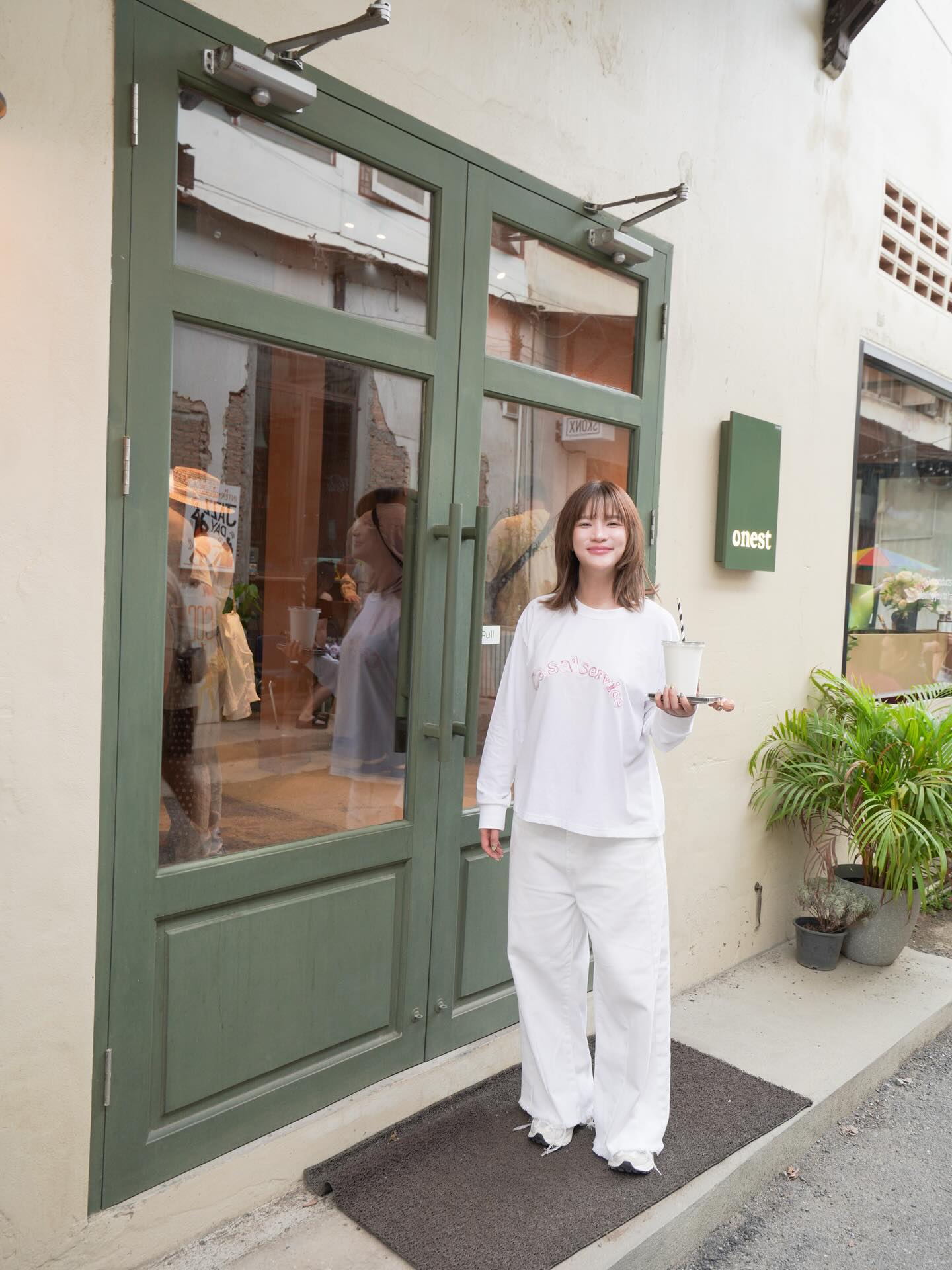 แพรว - คณิตกุล เนตรบุตร