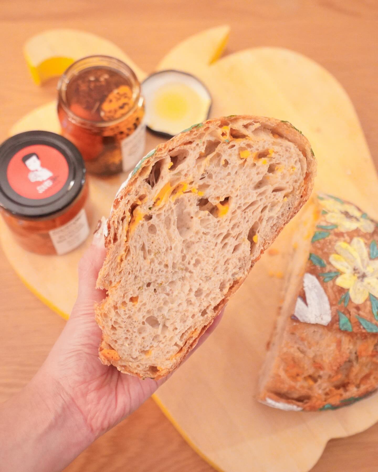 แพรว - คณิตกุล เนตรบุตร