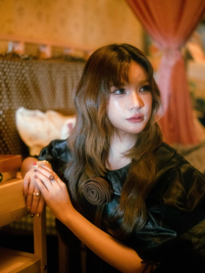 แพรว - คณิตกุล เนตรบุตร