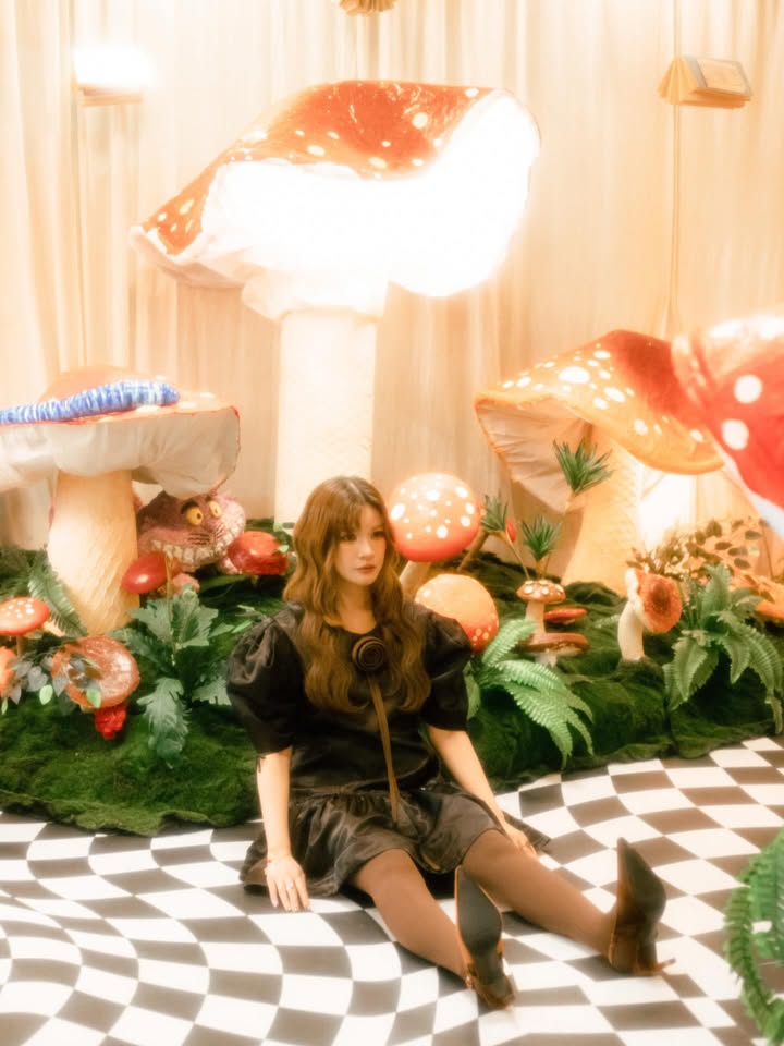 แพรว - คณิตกุล เนตรบุตร