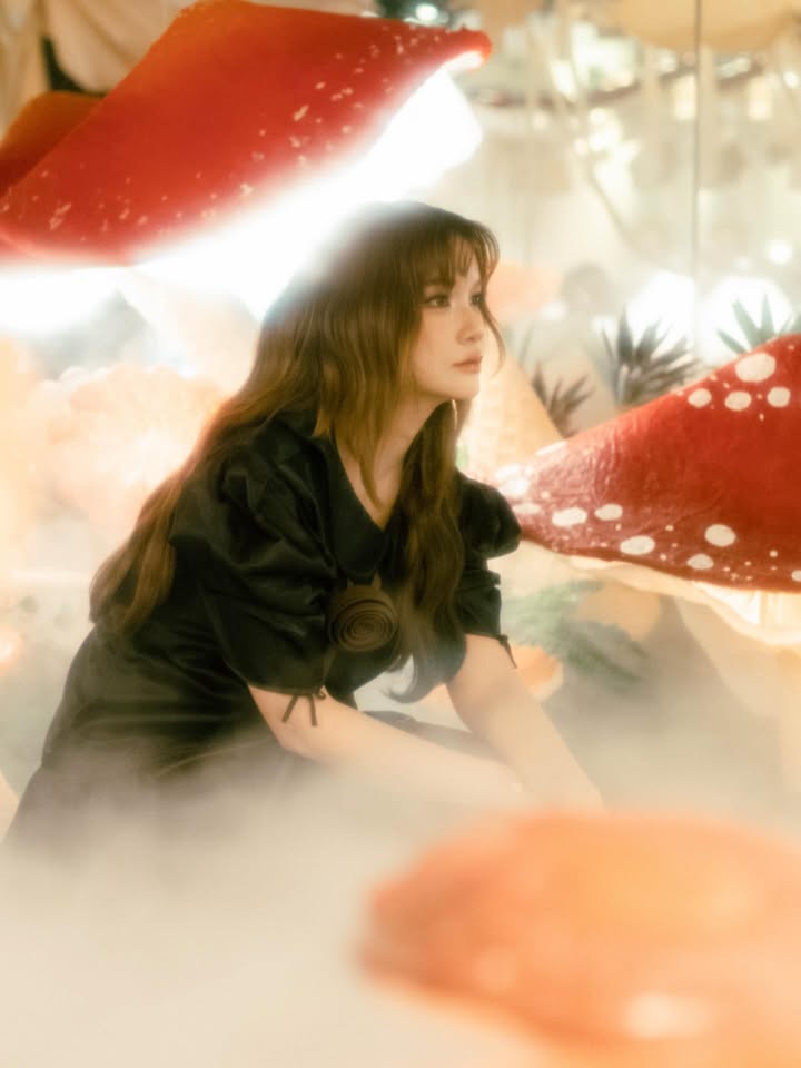 แพรว - คณิตกุล เนตรบุตร