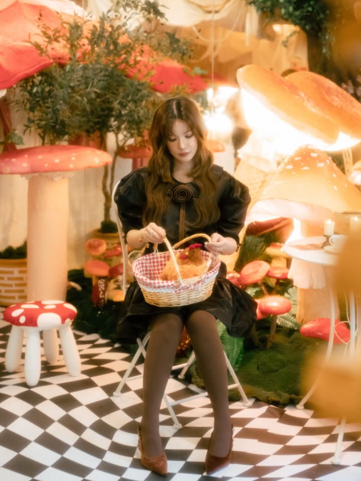 แพรว - คณิตกุล เนตรบุตร